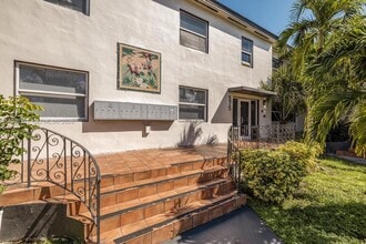 577 NE 82nd St in Miami, FL - Building Photo - Building Photo