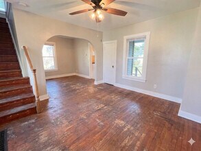 721 Dean St in Woodstock, IL - Building Photo - Building Photo