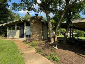 1216 Dubois Ct in Kirkwood, MO - Building Photo - Building Photo