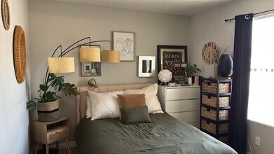 5111 S Lindell Rd, Unit 201 in Las Vegas, NV - Foto de edificio - Building Photo