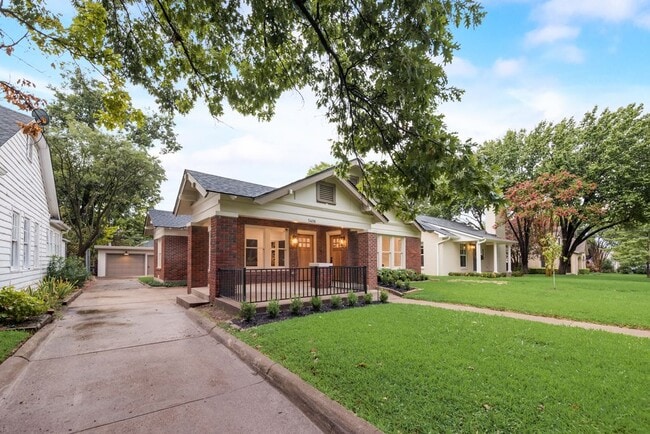 property at 5406 Vanderbilt Ave