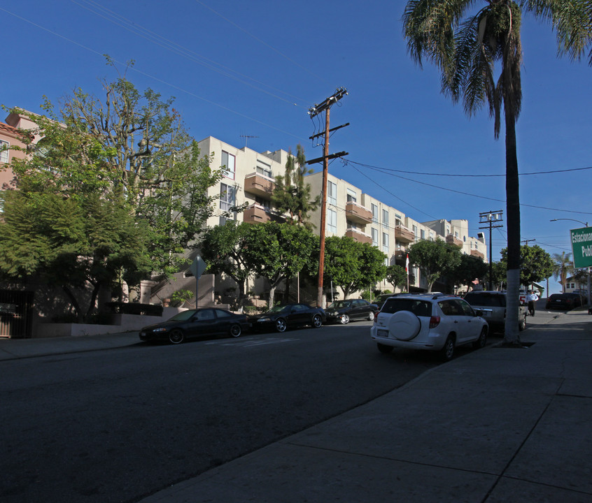 CAR - 511 Carondelet Apartments in Los Angeles, CA - Building Photo