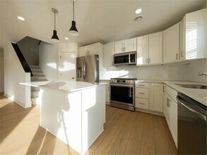 1073 Jubert Dr in Medina, MN - Building Photo - Building Photo