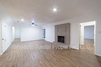 309 Royal Dr in Converse, TX - Foto de edificio - Building Photo