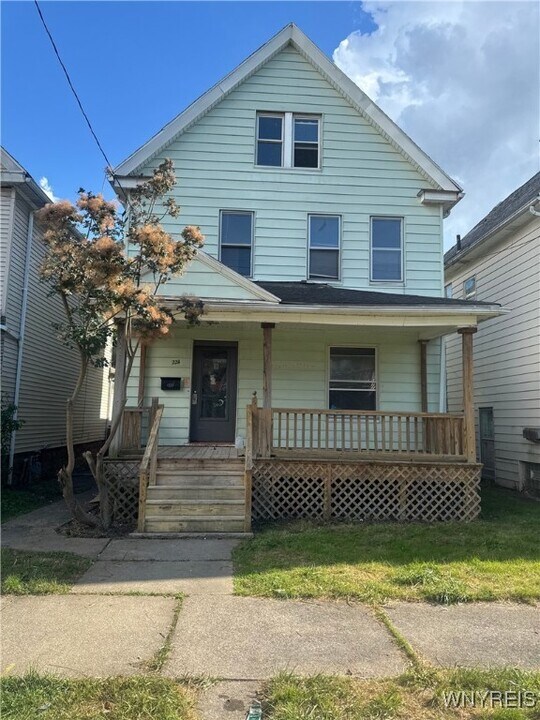 2211 La Salle Ave in Niagara Falls, NY - Building Photo