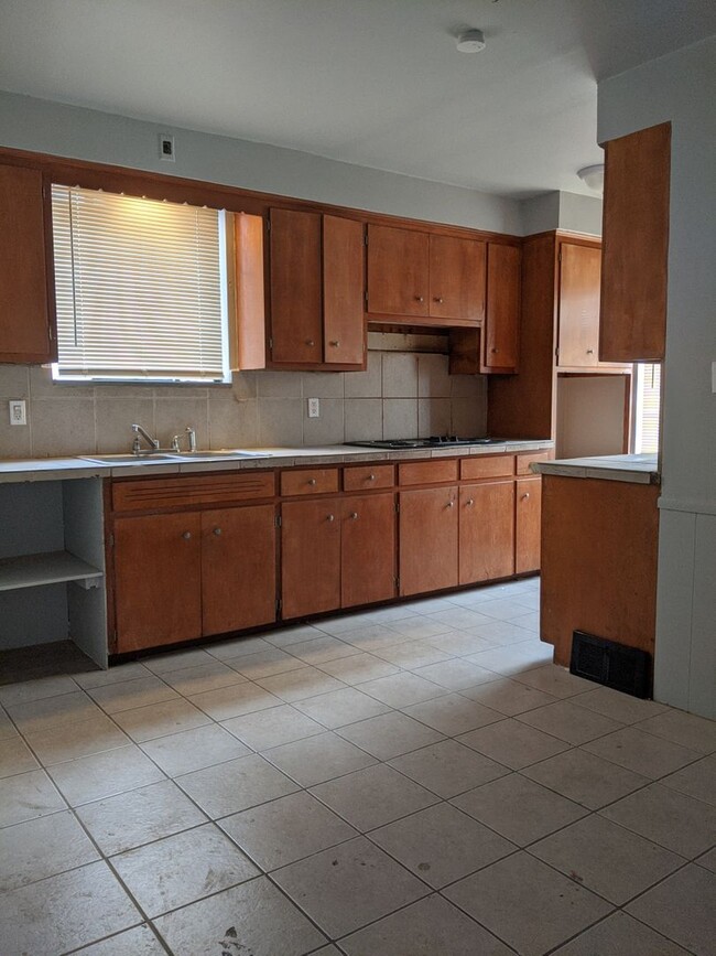 5218 Bedford St in Detroit, MI - Building Photo - Building Photo