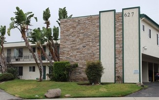 627 Marion Pl Apartments