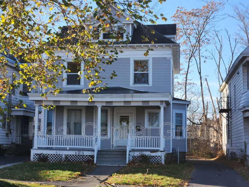 1506 Union St in Schenectady, NY - Building Photo