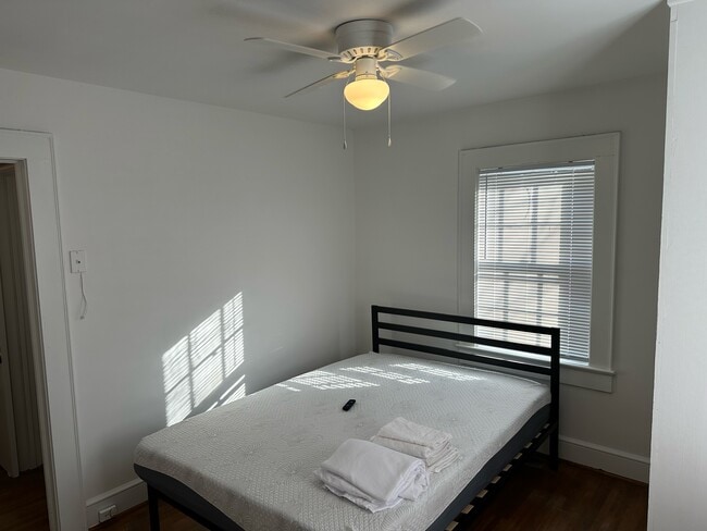 1720 Roseland St, Unit 2 in Greensboro, NC - Building Photo - Building Photo