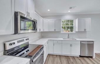 2741 Ranger Dr in North Charleston, SC - Building Photo - Building Photo