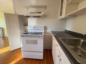 10 High St in Deep River, CT - Building Photo - Building Photo