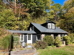 654 Watson Hollow Rd in West Shokan, NY - Building Photo - Building Photo