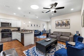10773 NW 65 Way in Alachua, FL - Building Photo - Building Photo