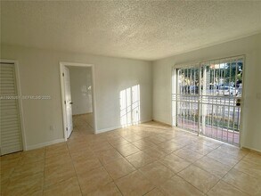 4721 NW 7th St in Miami, FL - Building Photo - Building Photo