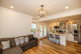 104 Thorndike St, Unit 3 in Cambridge, MA - Building Photo