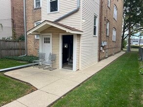 4824 Mulford St in Skokie, IL - Foto de edificio - Building Photo