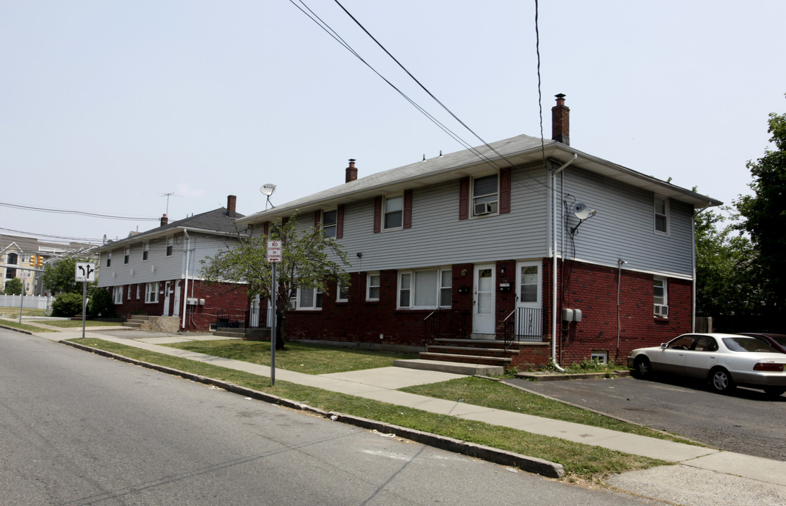 334-340 Goodwin St in Perth Amboy, NJ - Building Photo