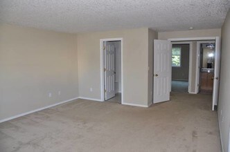 16316 NE 43rd Way in Vancouver, WA - Building Photo - Building Photo