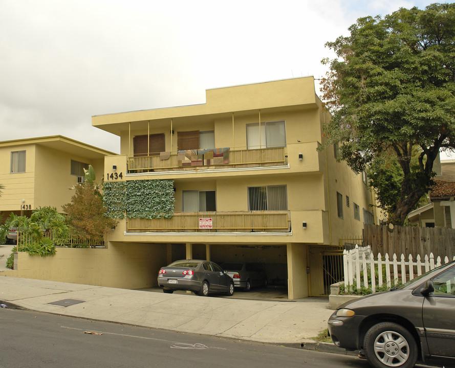 1434 N Fuller Ave in Los Angeles, CA - Building Photo