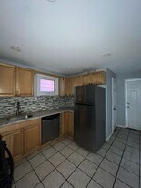 12 Meadow St, Unit 1 in Bayonne, NJ - Building Photo