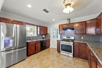 519 Guyer St in Sugar Land, TX - Building Photo - Building Photo