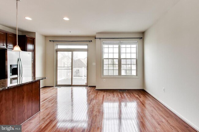 13411 Deer Highlands Way in Silver Spring, MD - Building Photo - Building Photo