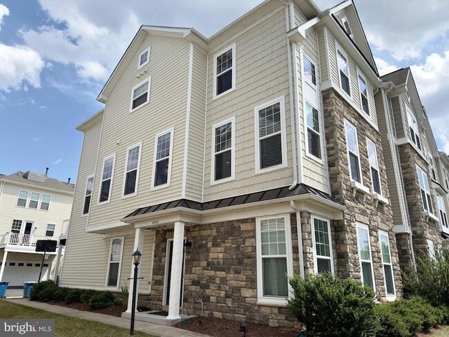 42406 Benfold Square in Ashburn, VA - Building Photo - Building Photo