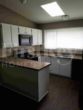 185 Paramount Dr in Wood Dale, IL - Building Photo - Building Photo