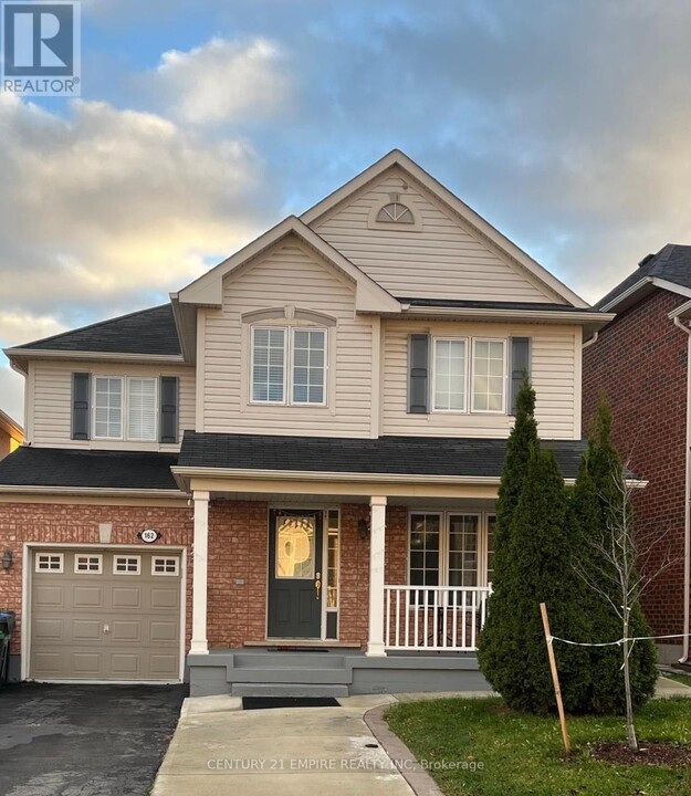 162 Decker Hollow Cir in Brampton, ON - Building Photo