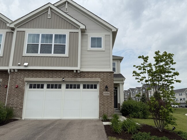 property at 3S480 Lambe Ln