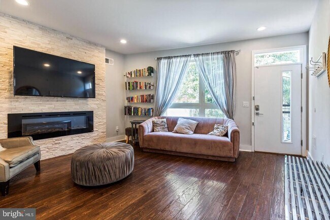 property at 2621 E Letterly St
