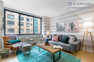 535 W 23rd St in New York, NY - Building Photo