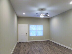 3249 Dixie Dr in Houston, TX - Building Photo - Building Photo