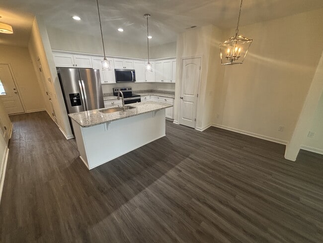 610 S Blackmon St in Benson, NC - Building Photo - Building Photo
