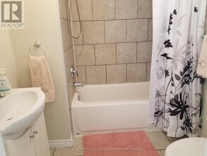 15B CUNDLES ROAD E in Barrie, ON - Building Photo - Building Photo