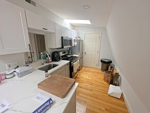 550 E 3rd St in Boston, MA - Building Photo - Interior Photo