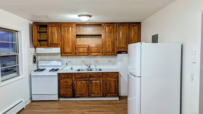 14 Fairview Dr in Danbury, CT - Building Photo - Building Photo