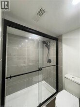 246 E 31st St in Hamilton, ON - Building Photo - Building Photo