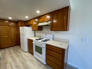 6033 Estelle St in San Diego, CA - Building Photo - Building Photo