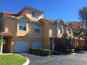 2016 Alta Meadows Ln in Delray Beach, FL - Building Photo - Building Photo