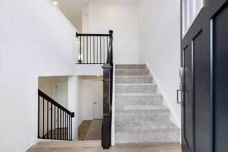 1703 Neubauer Cir in Lindenhurst, IL - Foto de edificio - Building Photo