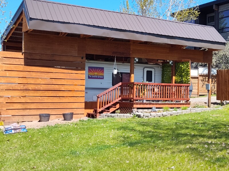 128 Riverside Dr in Eureka, MT - Building Photo