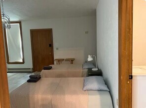 41 Hollywood St., Unit Apt. 1 in Worcester, MA - Building Photo - Building Photo