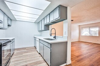 3585 Arville St in Las Vegas, NV - Building Photo - Building Photo