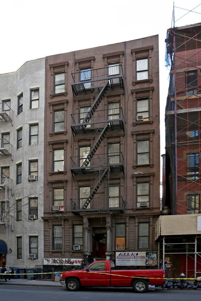 354 W 56th St in New York, NY - Foto de edificio - Building Photo