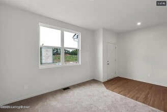 7006 Black Cherry Ct in La Grange, KY - Building Photo - Building Photo