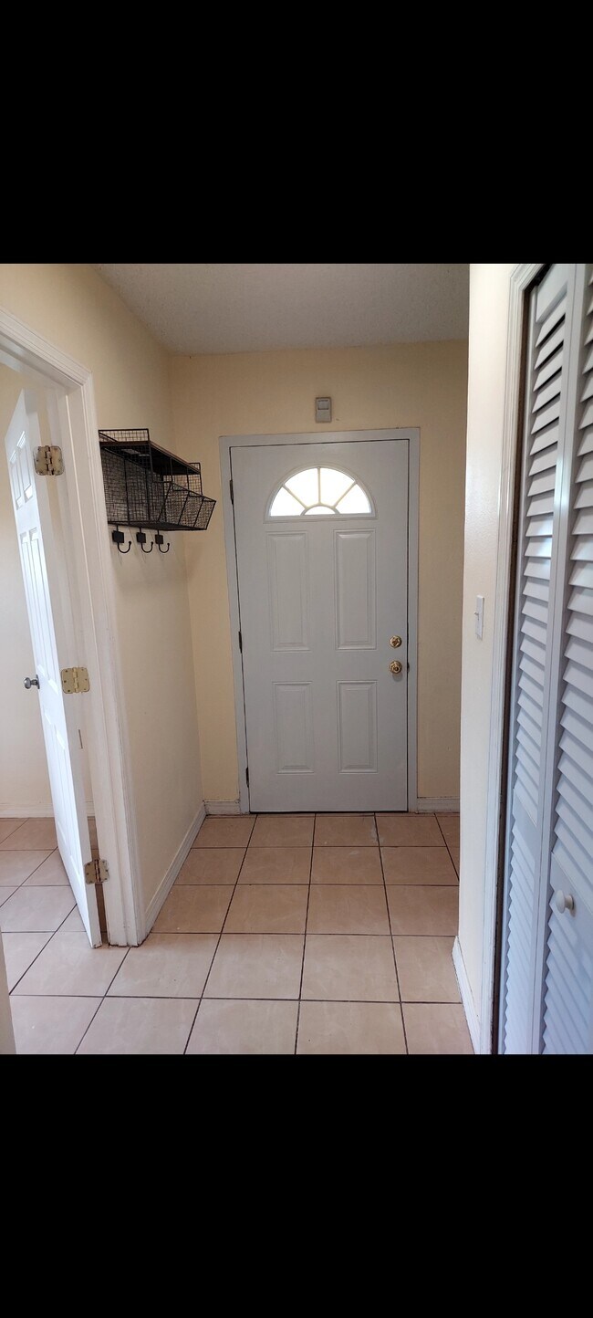 409 E Cherry St in Kissimmee, FL - Building Photo - Building Photo