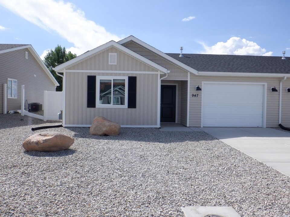 947 Ironwood Cir in Cedar City, UT - Building Photo