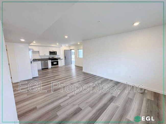 10505 Hawthorne Blvd in Inglewood, CA - Building Photo - Building Photo