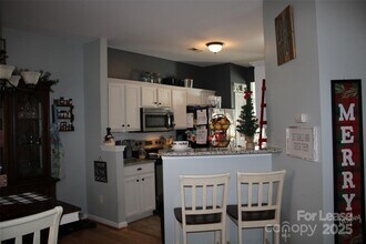 9446 Cadman Ct in Cornelius, NC - Building Photo - Building Photo